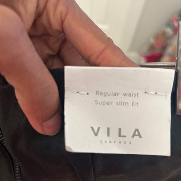 VILA Black Faux Leather Leggings - Picture 5 of 9